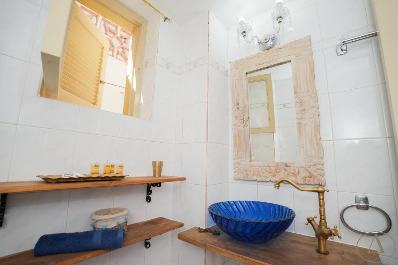Mansion House Villa Chalki Town ภายนอก รูปภาพ