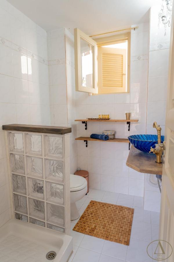 Mansion House Villa Chalki Town ภายนอก รูปภาพ