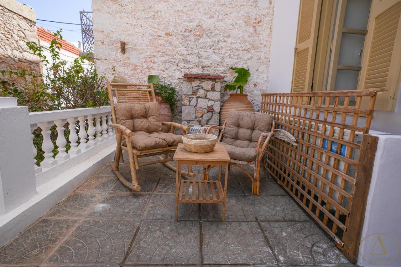 Mansion House Villa Chalki Town ภายนอก รูปภาพ